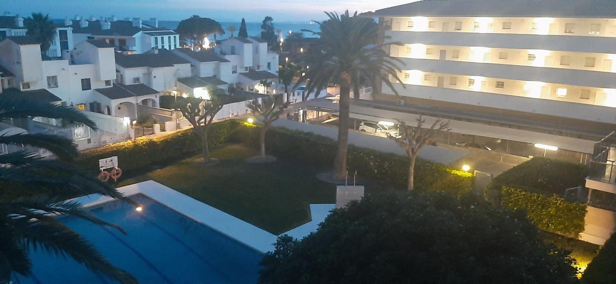 50 M De La Plage! Proche Du Centre Ville! Piscine! Vue Sur Mer Et Montagnes! Wifi! 2 Velos A Disposition! Cambrils Exteriör bild